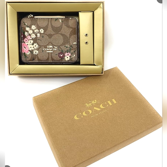 COACH BOXED LARGE JEWELRY BOX & EARRINGS SET IN SIGNATURE CANVAS FLORAL PRINT - Picture 3 of 3